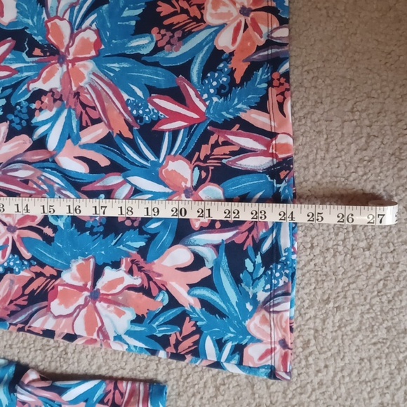 Palm Grove Petite Bell Sleeve Top - Picture 7 of 11